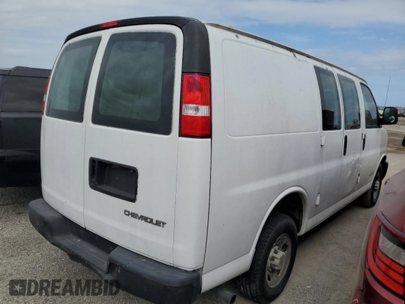2003 Chevrolet Express Cargo with VIN 1GCGG25V931223419, listed as a Copart auction lot 76194064 with Not Provided miles and Salvage Title. Bid and sale history available at DreamBid. Image 3.