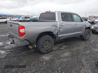 2017 Toyota Tundra Platinum z VIN 5TFAY5F12HX666144, wystawiony jako IAAI lot #41576751 z przebiegiem 131 514 mil mil oraz . Historia ofert i sprzedaży dostępna na DreamBid. Obrazek 4.