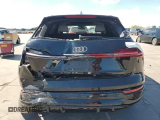 2024 Audi Q8 e-tron z VIN WA16AAGEXRB018273, wystawiony jako Copart lot #69306484 z przebiegiem 23 369 mil mil oraz Szkody całkowita. Historia ofert i sprzedaży dostępna na DreamBid. Obrazek 6.