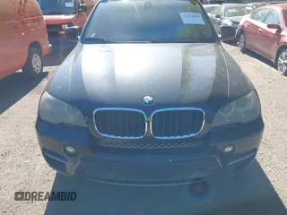 2012 BMW X5 35i z VIN 5UXZV4C5XCL744343, wystawiony jako IAAI lot #42134441 z przebiegiem 136 984 mil mil oraz . Historia ofert i sprzedaży dostępna na DreamBid. Obrazek 6.