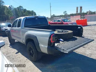 2008 Toyota Tacoma with VIN 5TEUU42NX8Z505724, listed as a IAAI auction lot 41635356 with 179,140 mi miles and . Bid and sale history available at DreamBid. Image 3.