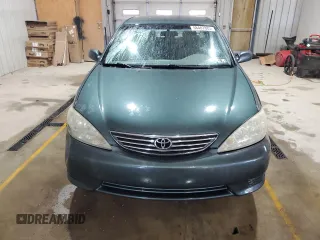 2005 Toyota Camry LE z VIN 4T1BE30K75U432514, wystawiony jako Copart lot #58487885 z przebiegiem 223 106 mil mil oraz Szkoda całkowita • Salvage title. Historia ofert i sprzedaży dostępna na DreamBid. Obrazek 5.
