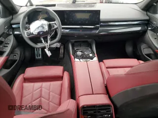2024 BMW i5 eDrive40 z VIN WBY33FK03RCR20106, wystawiony jako Copart lot #68388554 z przebiegiem Nie podano mil oraz Szkody całkowita. Historia ofert i sprzedaży dostępna na DreamBid. Obrazek 8.