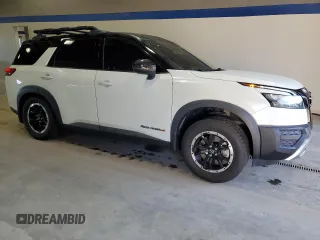 2023 Nissan Pathfinder SV с VIN 5N1DR3BD0PC203788, выставлен на аукционе Copart как лот 50522495 с пробегом 37 204 миль миль и Списание • Salvage title. История ставок и продаж доступна на DreamBid. Изображение 4.