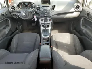 2018 Ford Fiesta SE z VIN 3FADP4BJ4JM133102, wystawiony jako Copart lot #54224805 z przebiegiem 124 307 mil mil oraz Szkoda całkowita • Salvage title. Historia ofert i sprzedaży dostępna na DreamBid. Obrazek 8.