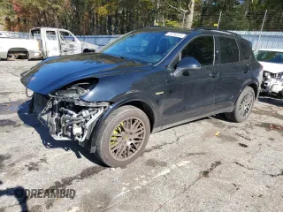 2017 Porsche Cayenne S E-Hybrid z VIN WP1AE2A24HLA70692, wystawiony jako Copart lot #81294374 z przebiegiem 82 483 mil mil oraz Szkoda całkowita • Salvage title. Historia ofert i sprzedaży dostępna na DreamBid. Obrazek 1.