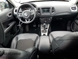 2019 Jeep Compass Latitude z VIN 3C4NJDBB8KT850859, wystawiony jako Copart lot #62680455 z przebiegiem 34 626 mil mil oraz Szkoda całkowita • Salvage title. Historia ofert i sprzedaży dostępna na DreamBid. Obrazek 8.