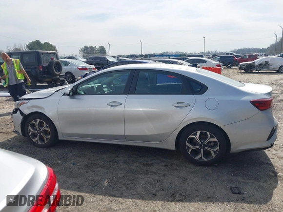 2020 Kia Forte LXS z VIN 3KPF24AD6LE182585, wystawiony jako IAAI lot #41790230 z przebiegiem 83 227 mil mil oraz . Historia ofert i sprzedaży dostępna na DreamBid. Obrazek 15.