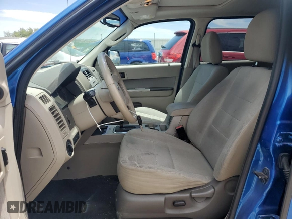 2012 Ford Escape XLT z VIN 1FMCU9DG4CKB11880, wystawiony jako Copart lot #61554935 z przebiegiem 139 385 mil mil oraz Szkoda całkowita • Salvage title. Historia ofert i sprzedaży dostępna na DreamBid. Obrazek 7.