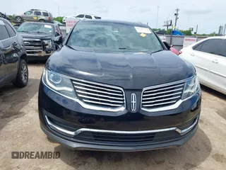 2017 Lincoln MKX Reserve z VIN 2LMPJ6LP6HBL47575, wystawiony jako IAAI lot #42147354 z przebiegiem 99 571 mil mil oraz . Historia ofert i sprzedaży dostępna na DreamBid. Obrazek 12.