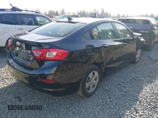 2017 Chevrolet Cruze LS z VIN 1G1BC5SM5H7277073, wystawiony jako IAAI lot #41336306 z przebiegiem 95 515 mil mil oraz . Historia ofert i sprzedaży dostępna na DreamBid. Obrazek 4.