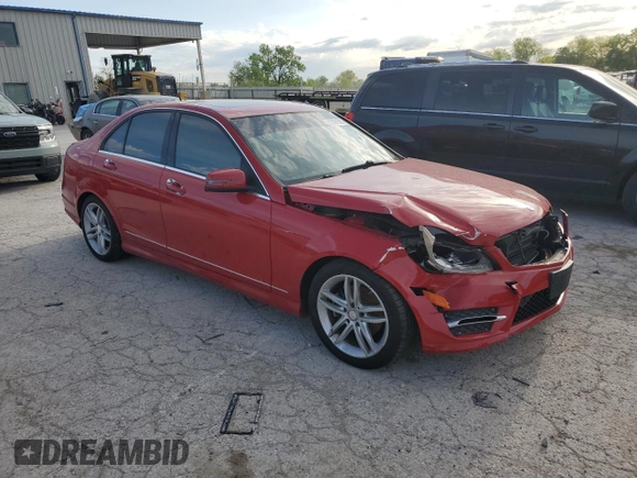 2014 Mercedes-Benz C 250 Sport с VIN WDDGF4HB3EG157536, выставлен на аукционе Copart как лот 52891585 с пробегом 58 375 миль миль и Списание • Salvage title. История ставок и продаж доступна на DreamBid. Изображение 4.
