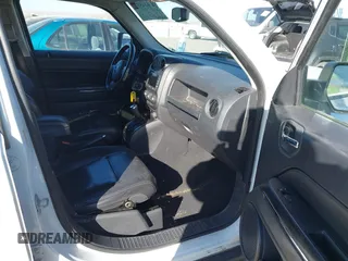 2012 Jeep Patriot Limited z VIN 1C4NJPCB0CD540406, wystawiony jako IAAI lot #41424558 z przebiegiem 148 040 mil mil oraz . Historia ofert i sprzedaży dostępna na DreamBid. Obrazek 5.