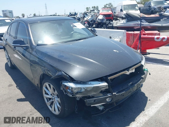 2016 BMW 3 Series 320i xDrive z VIN WBA8E5G55GNT94401, wystawiony jako IAAI lot #42544549 z przebiegiem 79 318 mil mil oraz . Historia ofert i sprzedaży dostępna na DreamBid. Obrazek 1.