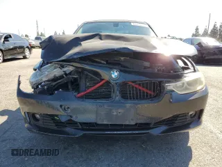 2015 BMW 3 Series 328i z VIN WBA3A5G51FNS82697, wystawiony jako Copart lot #62792405 z przebiegiem 177 882 mil mil oraz Szkoda całkowita • Salvage title. Historia ofert i sprzedaży dostępna na DreamBid. Obrazek 5.