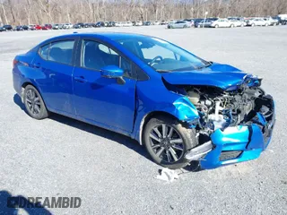2021 Nissan Versa SV with VIN 3N1CN8EV3ML880561, listed as a IAAI auction lot 41586101 with 79,029 mi miles. Bid and sale history available at carsss.com. Image 1.
