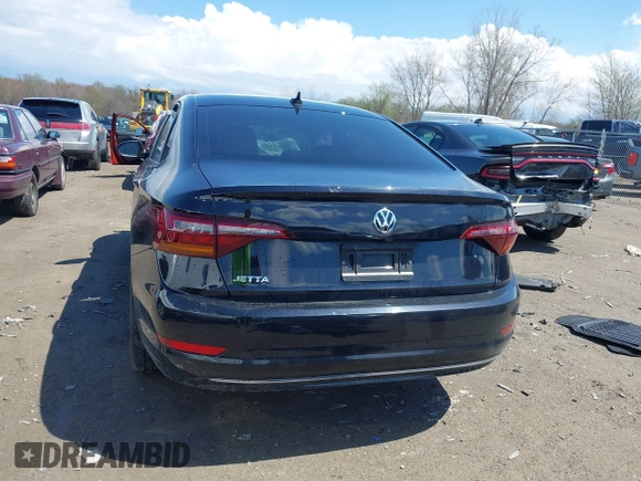 2019 Volkswagen Jetta SEL z VIN 3VWE57BU1KM060382, wystawiony jako IAAI lot #42048630 z przebiegiem 68 089 mil mil oraz . Historia ofert i sprzedaży dostępna na DreamBid. Obrazek 17.