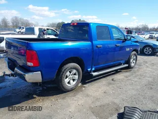 2018 Ram 1500 Express z VIN 1C6RR6KT7JS160672, wystawiony jako IAAI lot #41717485 z przebiegiem 141 712 mil mil oraz . Historia ofert i sprzedaży dostępna na DreamBid. Obrazek 4.