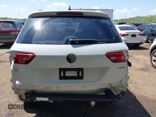 2019 Volkswagen Tiguan SEL Premium with VIN 3VV4B7AXXKM019995, listed as a IAAI auction lot 42170731 with 53,916 mi miles and . Bid and sale history available at DreamBid. Image 17.