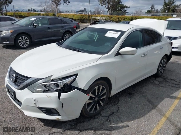 2018 Nissan Altima 2.5 S with VIN 1N4AL3AP0JC157915, listed as a IAAI auction lot 41776026 with 207,117 mi miles. Bid and sale history available at carsss.com. Image 2.