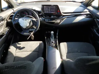 2019 Toyota C-HR XLE z VIN NMTKHMBX4KR084471, wystawiony jako Copart lot #52575985 z przebiegiem 54 578 mil mil oraz Szkoda całkowita • Salvage title. Historia ofert i sprzedaży dostępna na DreamBid. Obrazek 8.