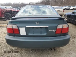 1996 Honda Accord EX with VIN 1HGCD5655TA028555, listed as a Copart auction lot 46263005 with 186,377 mi miles and Salvage Title. Bid and sale history available at DreamBid. Image 6.