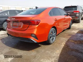 2022 Kia Forte LXS z VIN 3KPF24AD8NE434985, wystawiony jako IAAI lot #41797267 z przebiegiem 50 704 mil mil oraz . Historia ofert i sprzedaży dostępna na DreamBid. Obrazek 4.