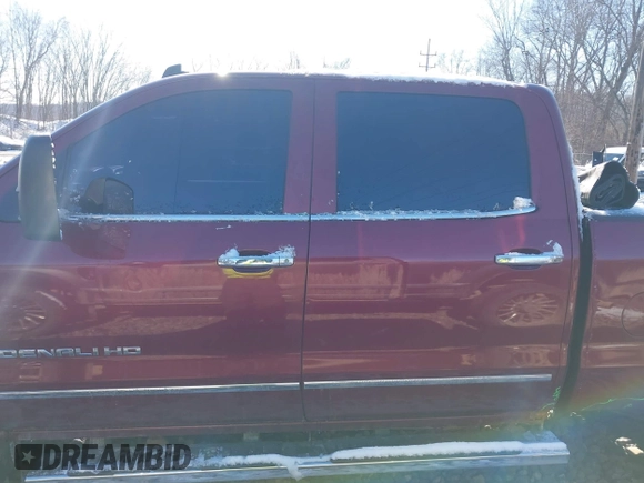 2015 GMC Sierra 2500HD Denali z VIN 1GT120E8XFF188285, wystawiony jako IAAI lot #41586993 z przebiegiem 141 691 mil mil oraz . Historia ofert i sprzedaży dostępna na DreamBid. Obrazek 15.