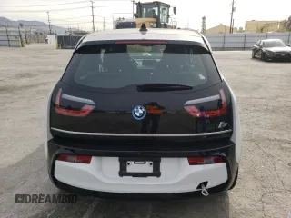 2021 BMW i3 with VIN WBY8P2C0XM7K09697, listed as a Copart auction lot 72103422 with 2,824 mi miles. Bid and sale history available at carsss.com. Image 6.