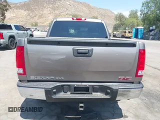 2012 GMC Sierra 1500 SLE z VIN 3GTP1VE01CG217140, wystawiony jako IAAI lot #42503838 z przebiegiem 237 912 mil mil oraz . Historia ofert i sprzedaży dostępna na DreamBid. Obrazek 16.