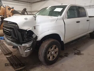 2015 Ram 2500 SLT z VIN 3C6TR5JT2FG645527, wystawiony jako IAAI lot #41711532 z przebiegiem 178 185 mil mil oraz . Historia ofert i sprzedaży dostępna na DreamBid. Obrazek 2.