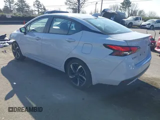 2024 Nissan Versa SR z VIN 3N1CN8FV8RL858769, wystawiony jako IAAI lot #41373294 z przebiegiem 14 128 mil mil oraz . Historia ofert i sprzedaży dostępna na DreamBid. Obrazek 3.