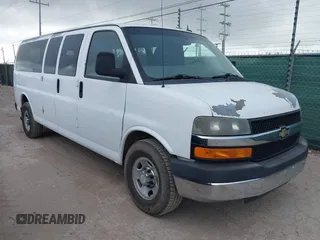 2011 Chevrolet Express Passenger 1LT z VIN 1GAZG1FG5B1149331, wystawiony jako IAAI lot #42550417 z przebiegiem 132 390 mil mil oraz . Historia ofert i sprzedaży dostępna na DreamBid. Obrazek 1.