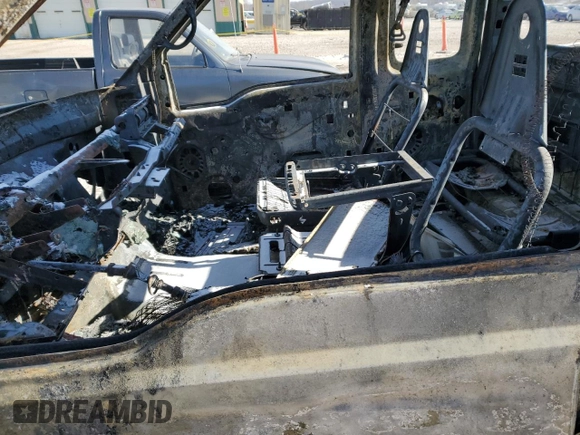 2000 Ford F-250 XL z VIN 1FTNX20F0YED45044, wystawiony jako Copart lot #41738605 z przebiegiem Nie podano mil oraz Szkoda całkowita • Salvage title. Historia ofert i sprzedaży dostępna na DreamBid. Obrazek 7.