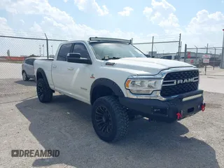 2022 Ram 2500 Big Horn with VIN 3C6UR5DL6NG321494, listed as a IAAI auction lot 41870548 with 85,923 mi miles. Bid and sale history available at carsss.com. Image 1.
