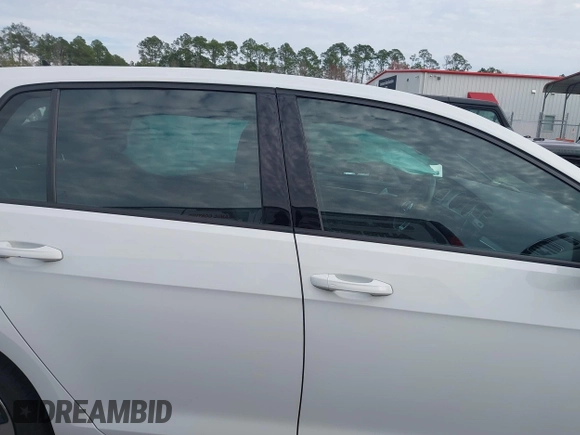 2017 Volkswagen Golf GTI S with VIN 3VW547AU9HM069439, listed as a IAAI auction lot 41513407 with 47,623 mi miles. Bid and sale history available at carsss.com. Image 13.
