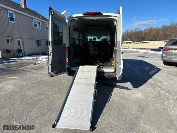 2018 Ford Transit Wagon XL with VIN 1FBZX2CG3JKB46779, listed as a Copart auction lot 89145775 with 168,914 mi miles and Clean Title. Bid and sale history available at carsss.com. Image 9.