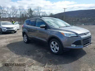 2013 Ford Escape SE with VIN 1FMCU9GX5DUD14472, listed as a IAAI auction lot 41933358 with 155,648 mi miles. Bid and sale history available at carsss.com. Image 1.