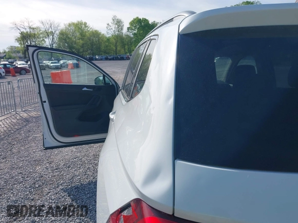 2021 Volkswagen Tiguan SE with VIN 3VV2B7AX6MM139903, listed as a IAAI auction lot 42060657 with 42,747 mi miles and . Bid and sale history available at DreamBid. Image 18.