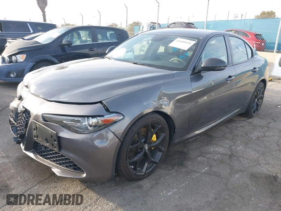 2019 Alfa Romeo Giulia z VIN ZARFAMAN2K7622544, wystawiony jako IAAI lot #41600030 z przebiegiem 37 045 mil mil oraz . Historia ofert i sprzedaży dostępna na DreamBid. Obrazek 17.