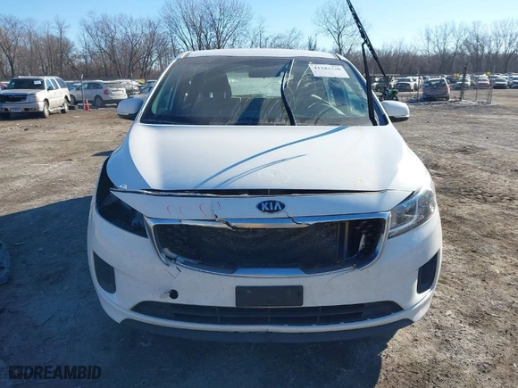 2017 Kia Sedona L with VIN KNDMA5C10H6257698, listed as a IAAI auction lot 41343330 with 141,352 mi miles. Bid and sale history available at carsss.com. Image 12.