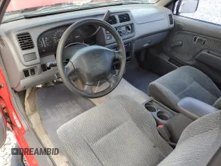 1998 Nissan Frontier XE z VIN 1N6DD26S8WC368957, wystawiony jako Copart lot #56512965 z przebiegiem 112 819 mil mil oraz Szkody całkowita. Historia ofert i sprzedaży dostępna na DreamBid. Obrazek 8.