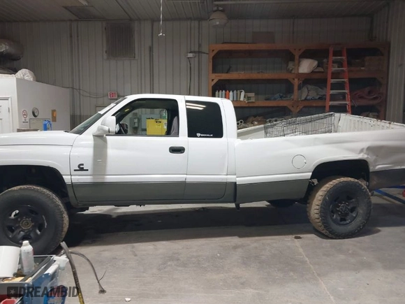 2001 Dodge Ram 2500 with VIN 1B7KF23701J537958, listed as a IAAI auction lot 40478428 with 227,209 mi miles. Bid and sale history available at carsss.com. Image 14.