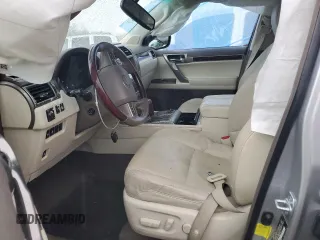 2014 Lexus GX 460 z VIN JTJBM7FX9E5071909, wystawiony jako Copart lot #42635715 z przebiegiem 118 004 mil mil oraz Nie do naprawy. Historia ofert i sprzedaży dostępna na DreamBid. Obrazek 7.