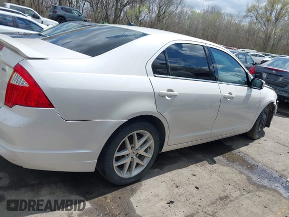 2010 Ford Fusion SEL with VIN 3FAHP0JA8AR129486, listed as a IAAI auction lot 41878346 with 137,983 mi miles. Bid and sale history available at carsss.com. Image 13.