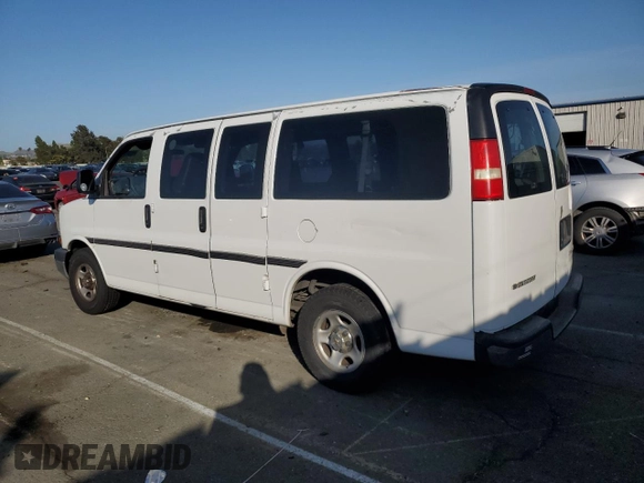 2005 Chevrolet Express Passenger with VIN 1GNFG15T051173153, listed as a Copart auction lot 55385315 with 221,174 mi miles and Clean title. Bid and sale history available at DreamBid. Image 2.