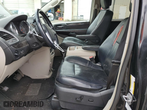 2011 Chrysler Town & Country Touring L z VIN 2A4RR8DG7BR694918, wystawiony jako Copart lot #48032095 z przebiegiem 138 860 mil mil oraz Szkoda całkowita • Salvage title. Historia ofert i sprzedaży dostępna na DreamBid. Obrazek 7.