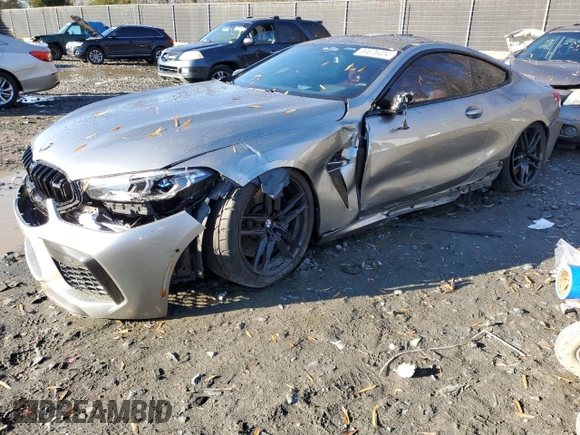 2020 BMW M8 z VIN WBSAE0C05LCD46660, wystawiony jako Copart lot #84676424 z przebiegiem 48 569 mil mil oraz Szkoda całkowita • Salvage title. Historia ofert i sprzedaży dostępna na DreamBid. Obrazek 1.