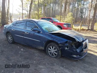 2008 Buick LaCrosse CXL with VIN 2G4WD582881134977, listed as a IAAI auction lot 41447032 with 110,411 mi miles. Bid and sale history available at carsss.com. Image 1.