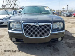 2009 Chrysler 300 C z VIN 2C3LA63T39H612810, wystawiony jako IAAI lot #41827898 z przebiegiem 76 558 mil mil oraz . Historia ofert i sprzedaży dostępna na DreamBid. Obrazek 13.